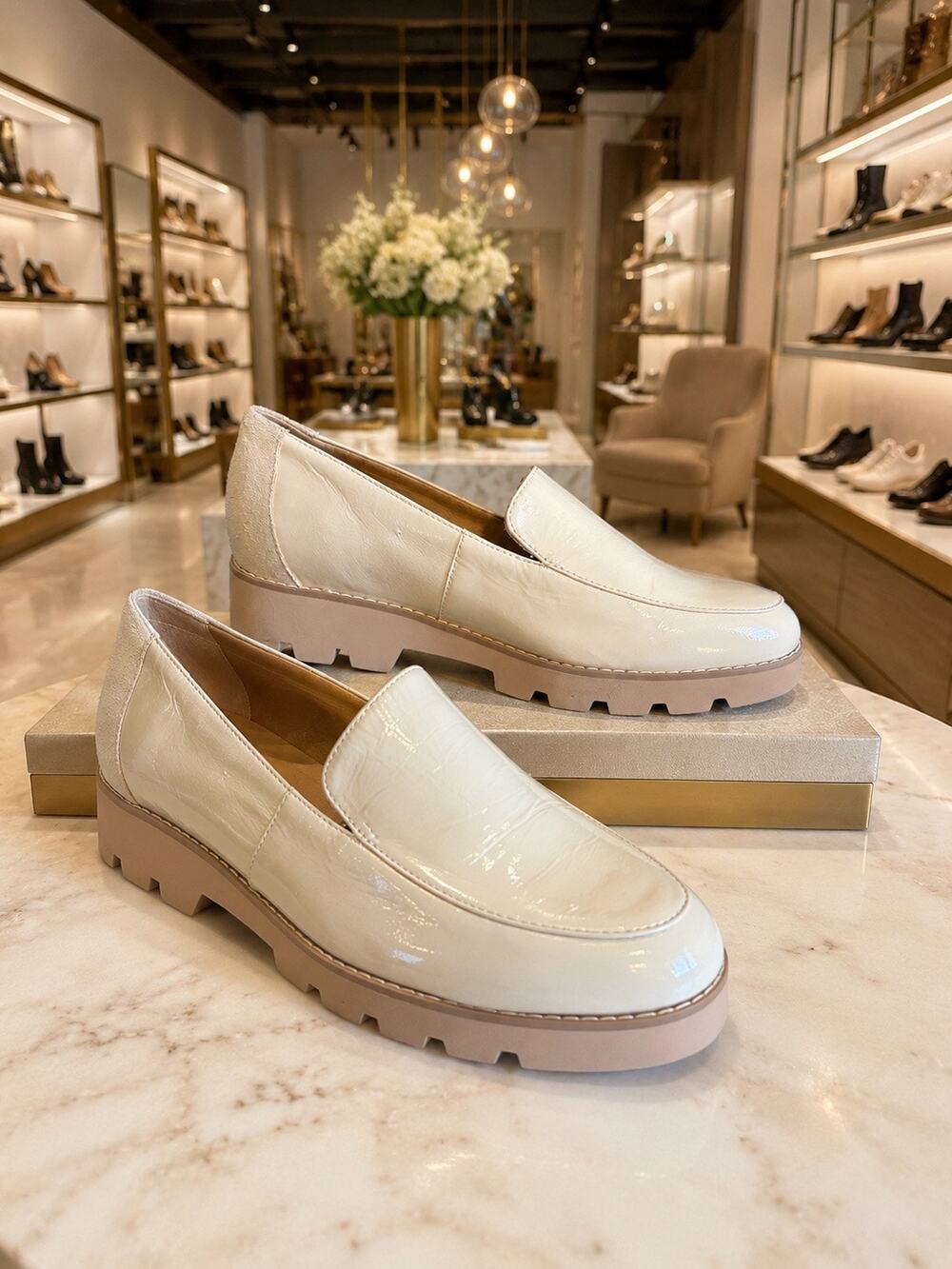 Vionic Kensley Cream Patent Leather Suede Back Lug Sole Loafers NWOB 6.5 Chic